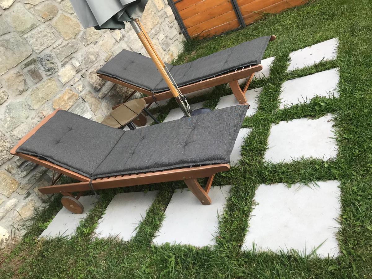 Tatsopus Villa Kamjanets-Podilsky Buitenkant foto